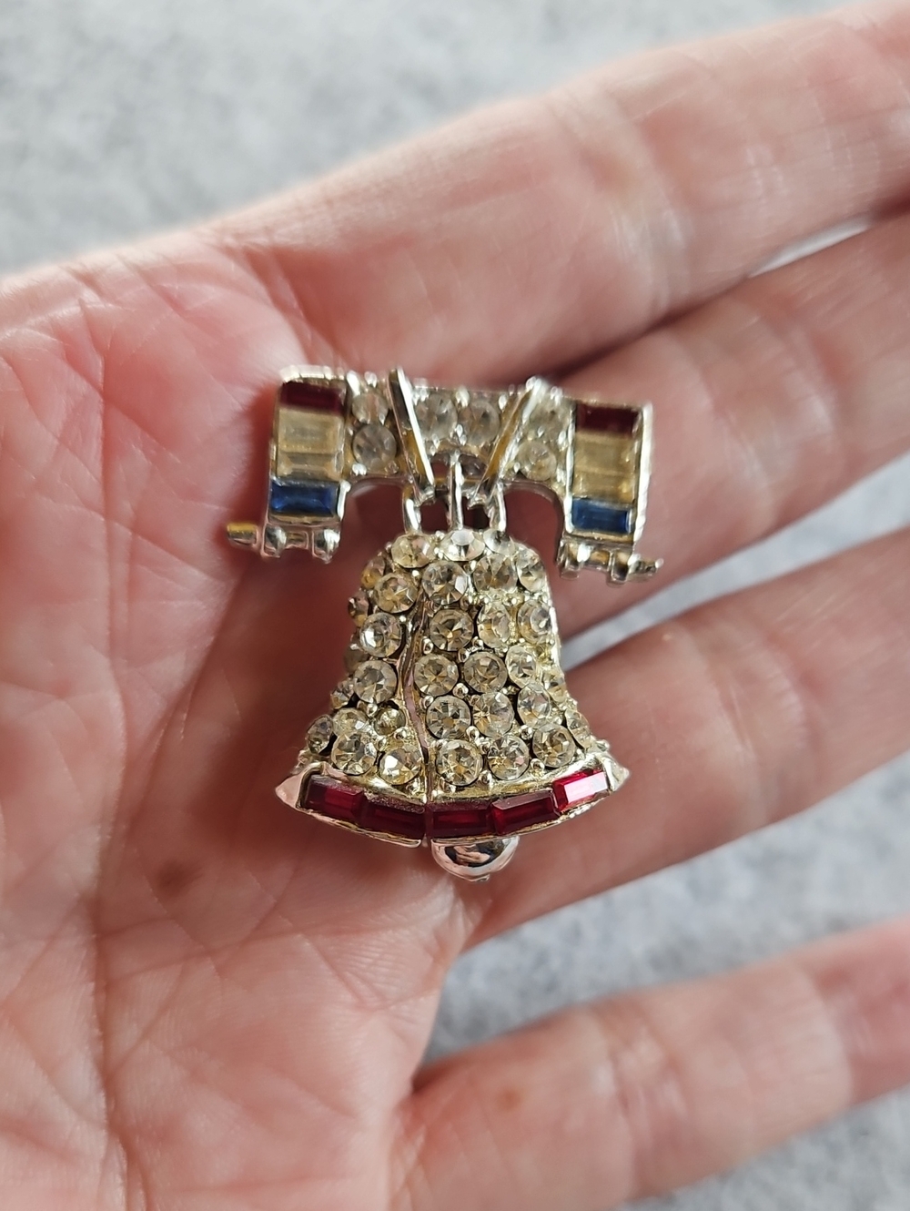 Liberty Bell brooch clear red blue Rhinestones 4th Of July Patriotic Landmarks